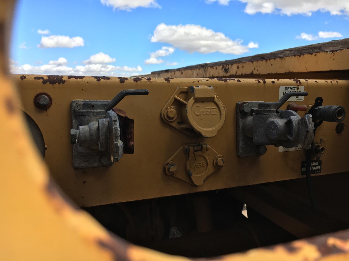 ./imagenes/INVOICE/2019/17190/LOW BOY TRAIL KING TK120HD6-523 (10).JPG